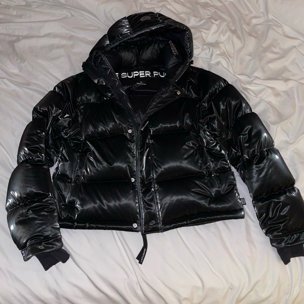 Aritzia The Super Puff Shorty Black Liquid Shine